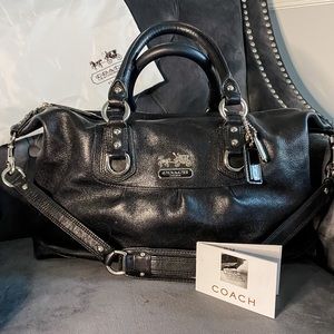 Smooth Leather Coach Clutch Handbag with Shoulder Strap